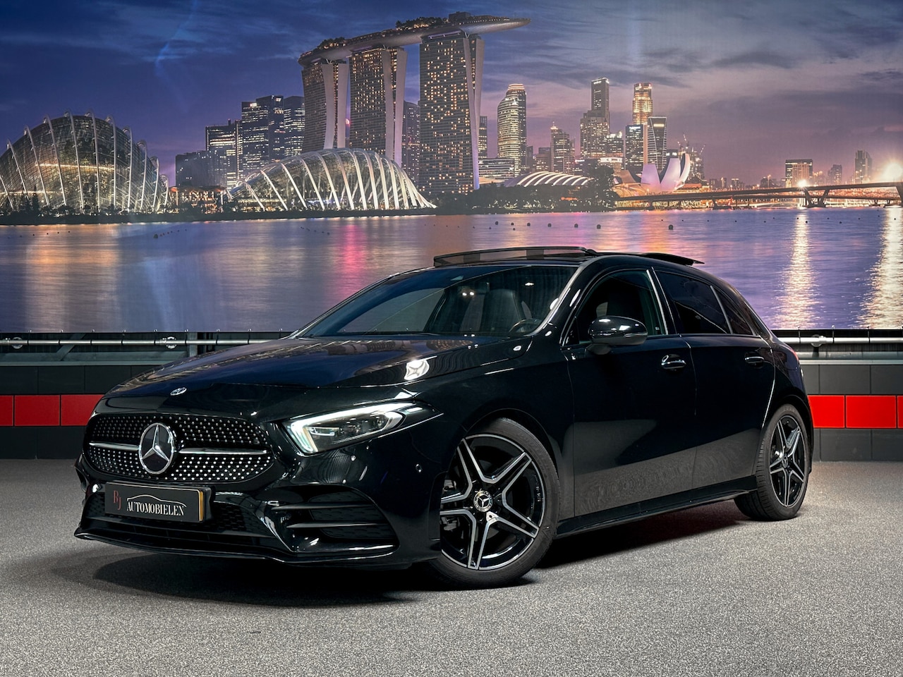Mercedes-Benz A-klasse - A200 AMG Memory|Multibeam|Panorama|Sfeerlicht|Camera|Carplay|Keyless - AutoWereld.nl