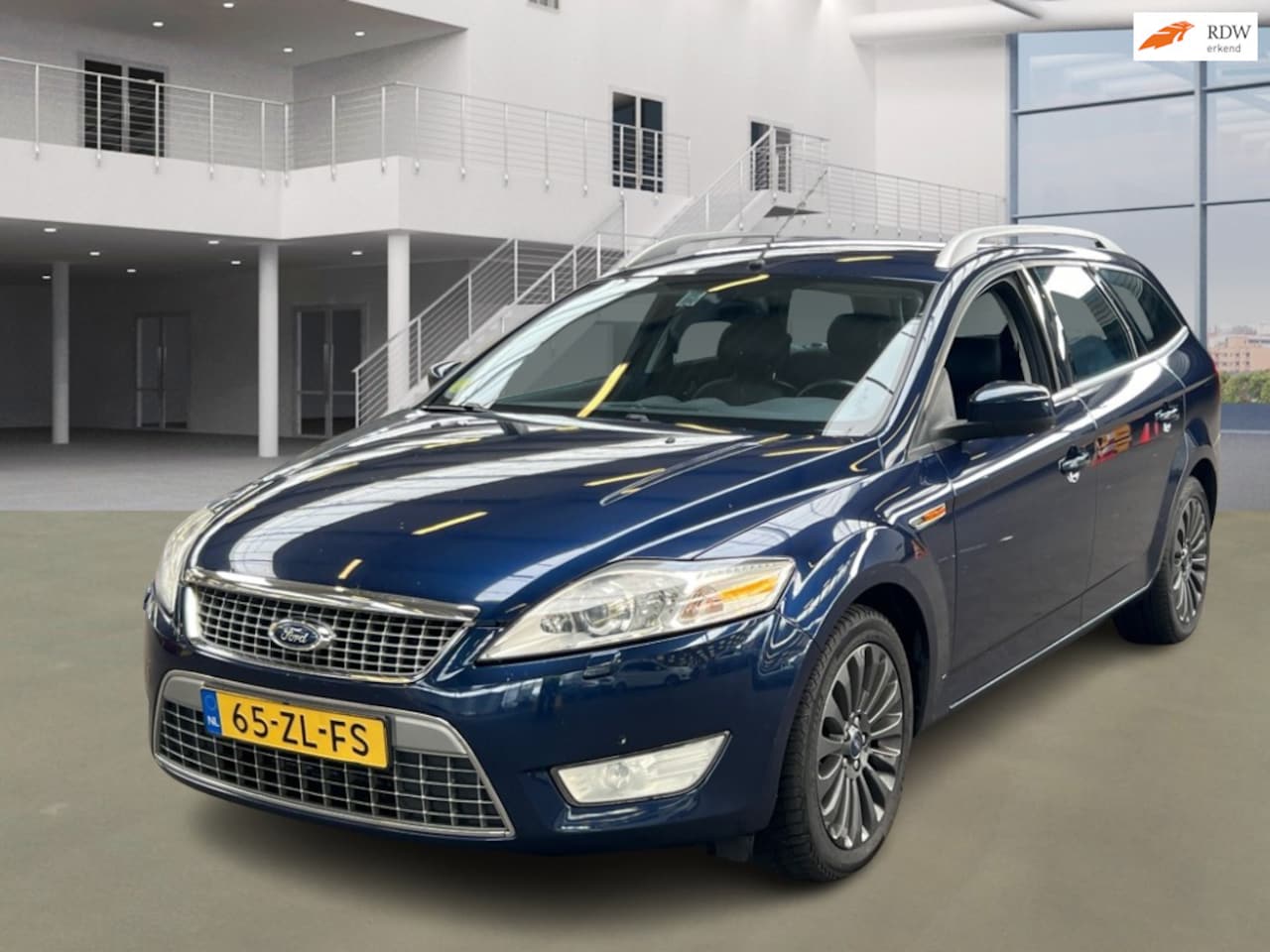 Ford Mondeo Wagon - 2.5-20V Titanium NAVI PSENSOR CRUISE TREKHAAK 2 X SLEUTELS - AutoWereld.nl
