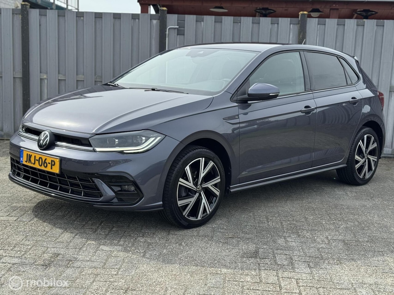 Volkswagen Polo - 1.0 TSI R-Line Nieuw Stoelverwarming - AutoWereld.nl