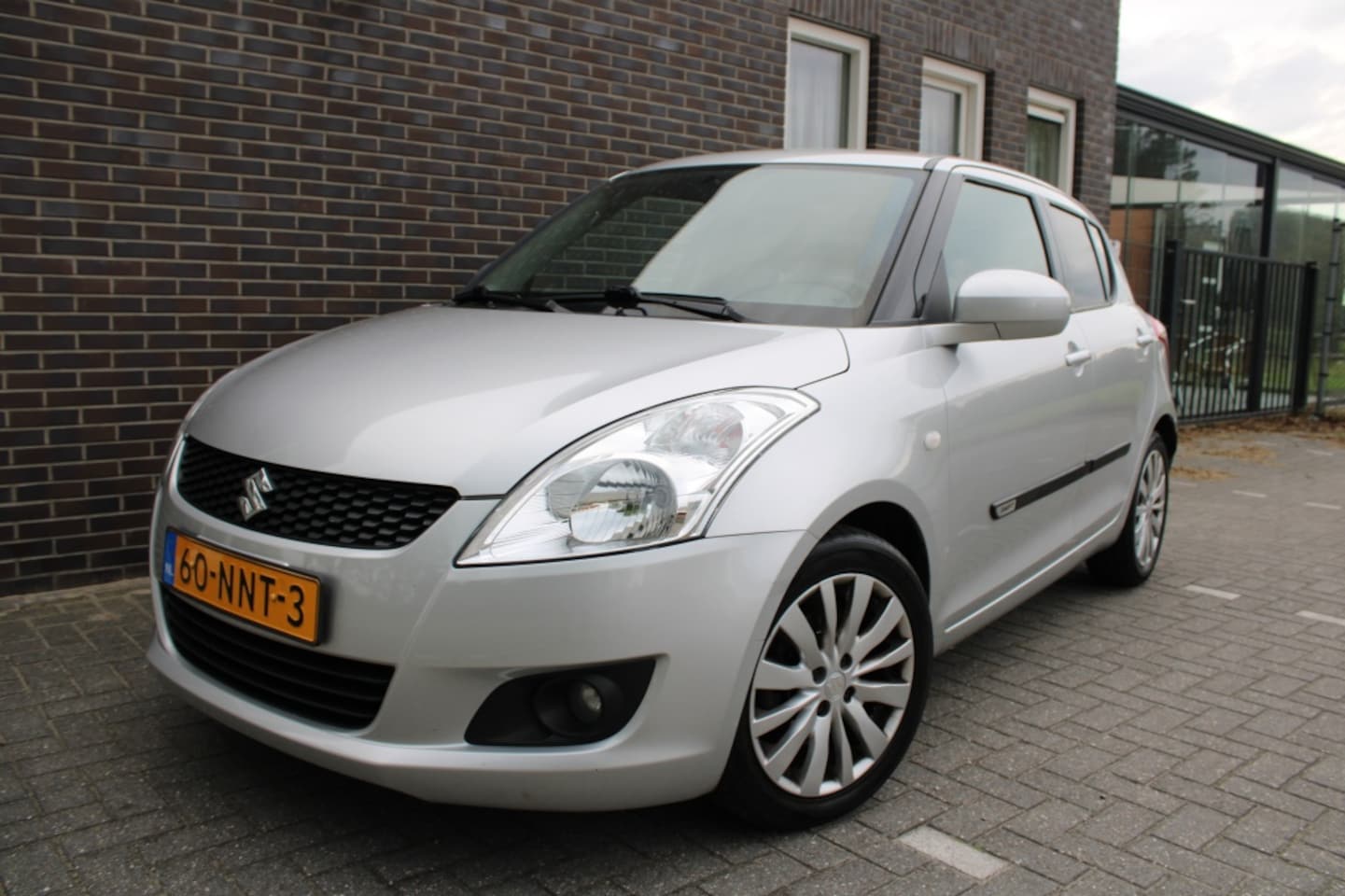Suzuki Swift - 1.2 Bandit EASSS-clima-cruise-keyless entry- 1 ste eig - AutoWereld.nl