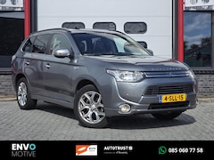 Mitsubishi Outlander - 2.0 PHEV Instyle 4WD/Pano/Navi/Trekhaak