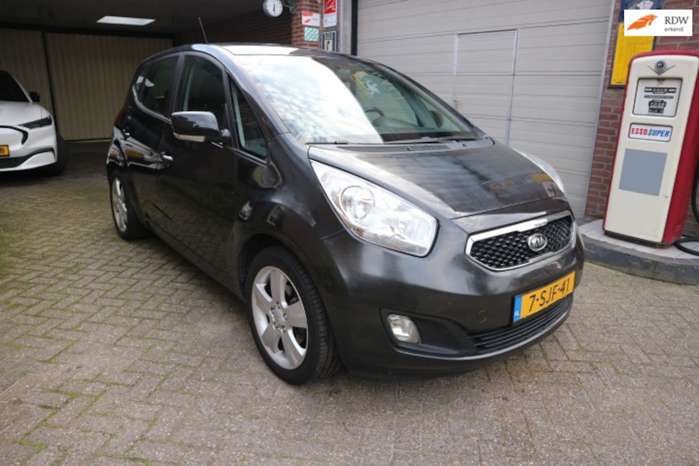 Kia Venga - 1.6 CVVT X-tra AIRCO trekhaak . werkelijk technisch 100% - AutoWereld.nl