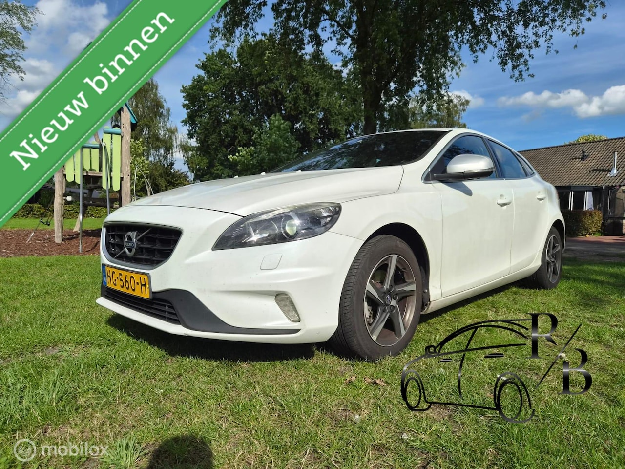 Volvo V40 - 2.0 D2 Summum NAVI CRUISE AIRCO APK - AutoWereld.nl