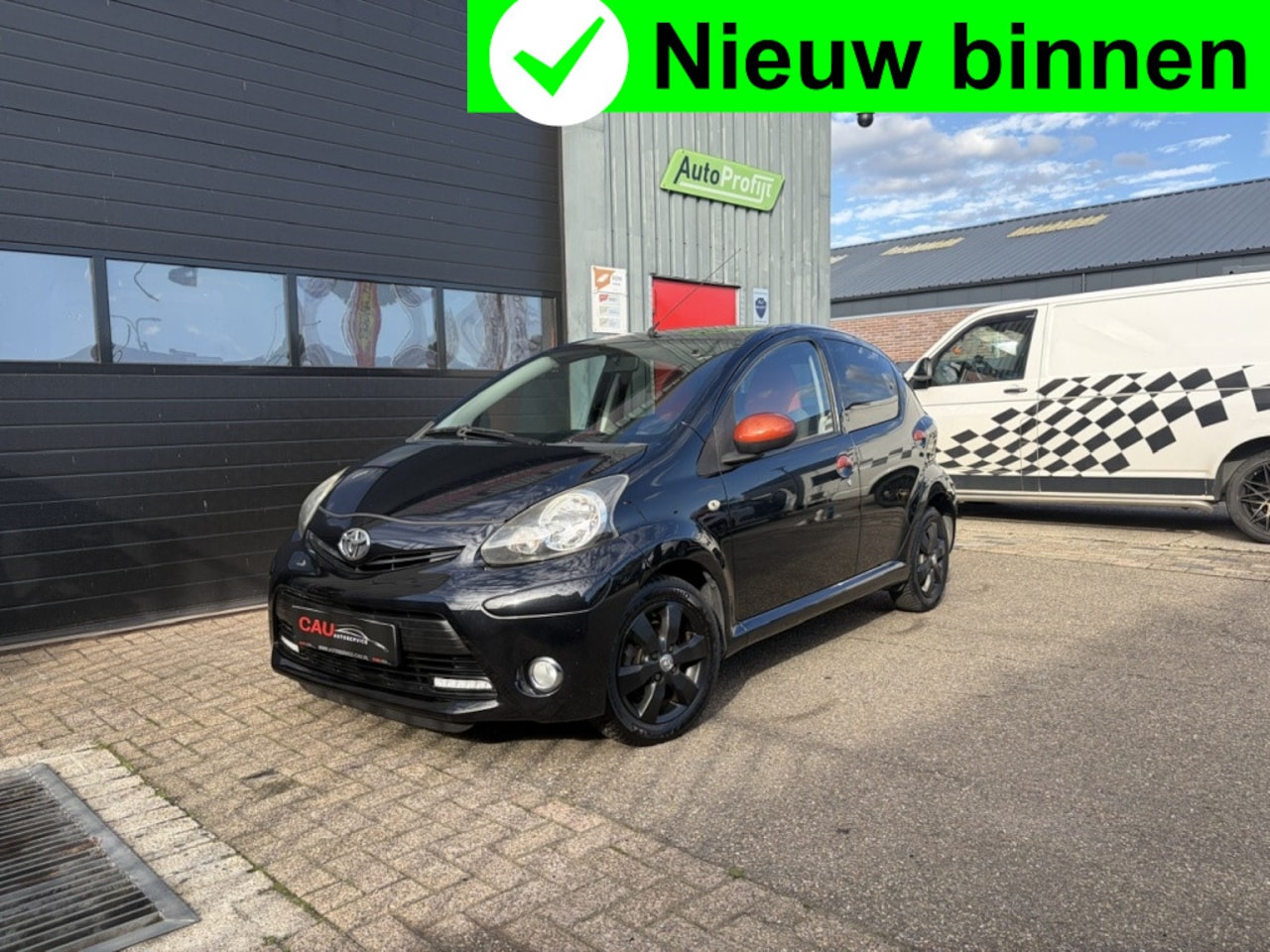 Toyota Aygo - 1.0 VVT-i Dynamic Dealer onderh|Blackonblack|Airco|bluetooth - AutoWereld.nl