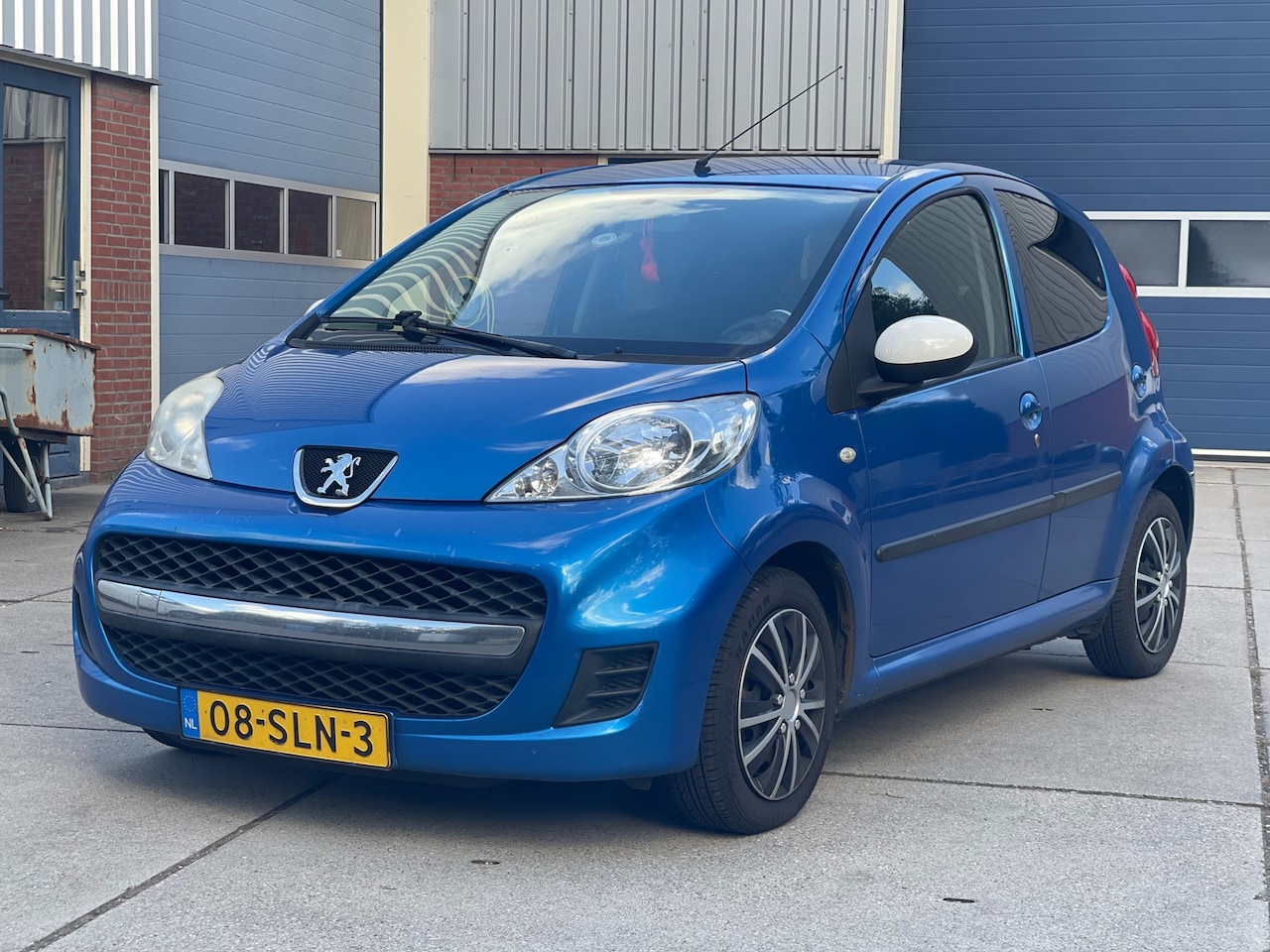 Peugeot 107 - 1.0-12V Sportium 1.0-12V Sportium - AutoWereld.nl