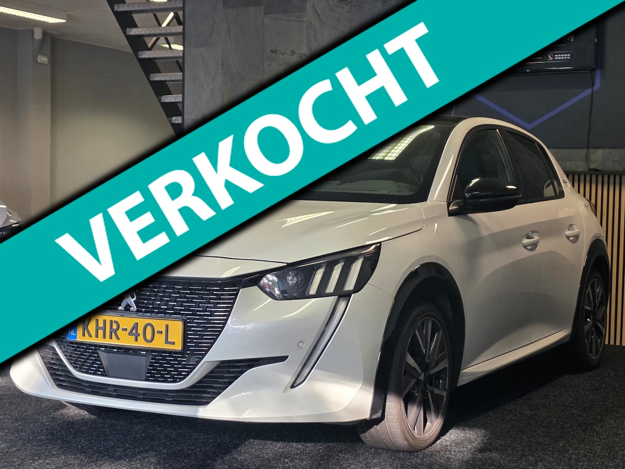 Peugeot 208 - 1.2 PureTech GT-Line 131PK Carplay-Android / Panorama / Camera / Automaat - AutoWereld.nl