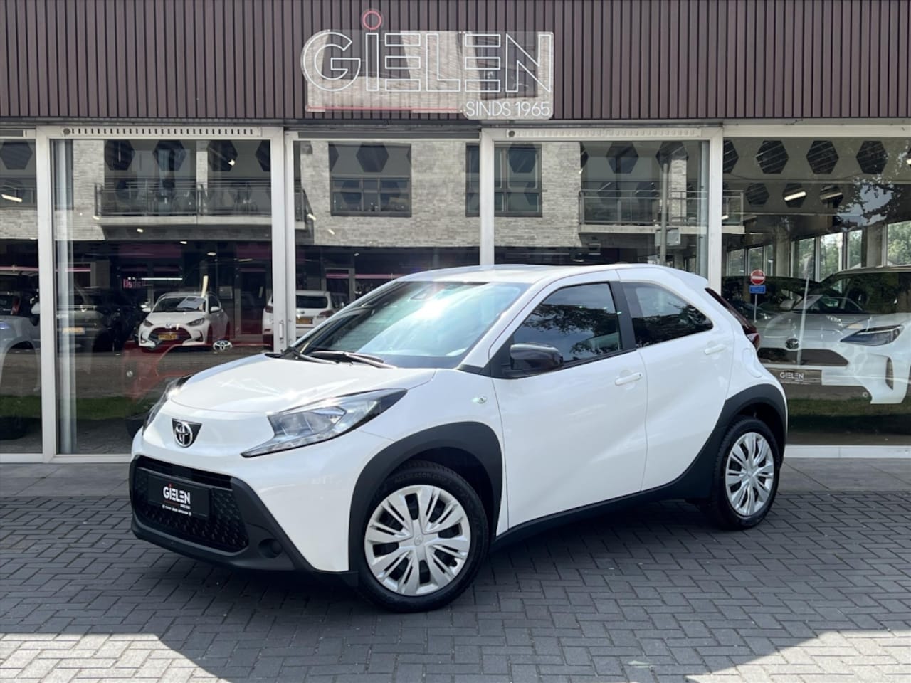 Toyota Aygo X - 1.0 VVT-i S-CVT Automaat Business | Stoelverwarming, Apple CarPlay/Android Auto, Airco, Pa - AutoWereld.nl
