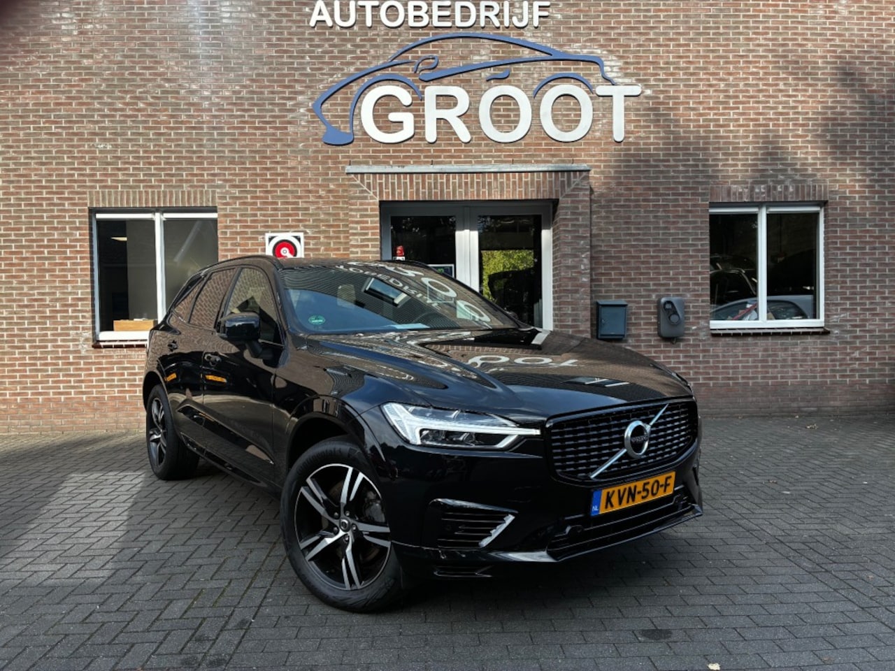 Volvo XC60 - 2.0 T6 R-DESIGN! TREKHAAK/KEYLESS/HARMAN KARDON/CAMERA - AutoWereld.nl