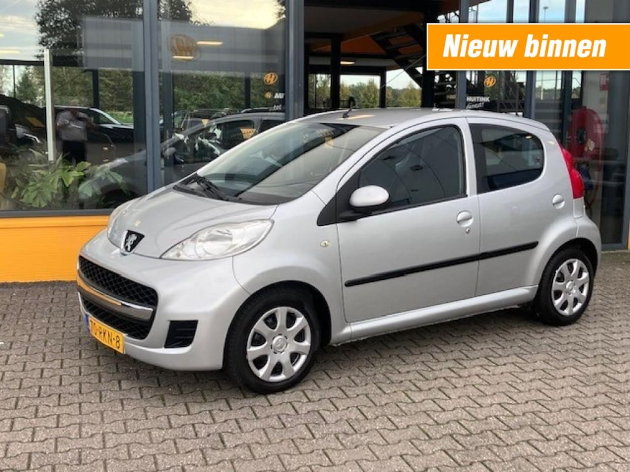 Peugeot 107 - 1.0-12V Accent 5 drs slechts 113.000 km!! - AutoWereld.nl
