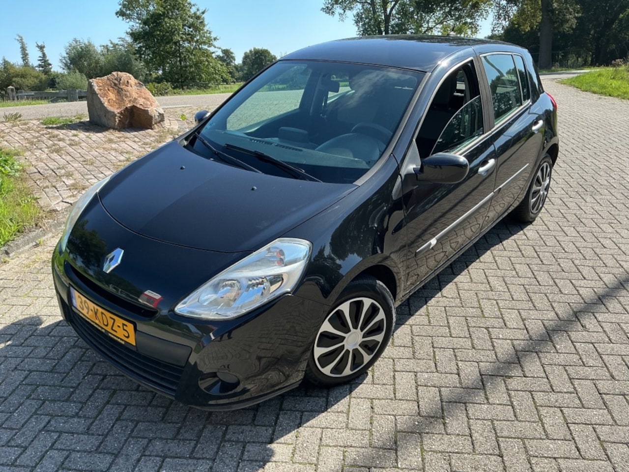 Renault Clio - 1.2 TCE Expression 1.2 TCE EXPRESSION - AutoWereld.nl