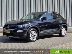 Volkswagen T-Roc - 1.5 TSI Sport / Stoelverwarming / Achteruitrijcamera / Navigatie / Trekhaak / Apple CarPla