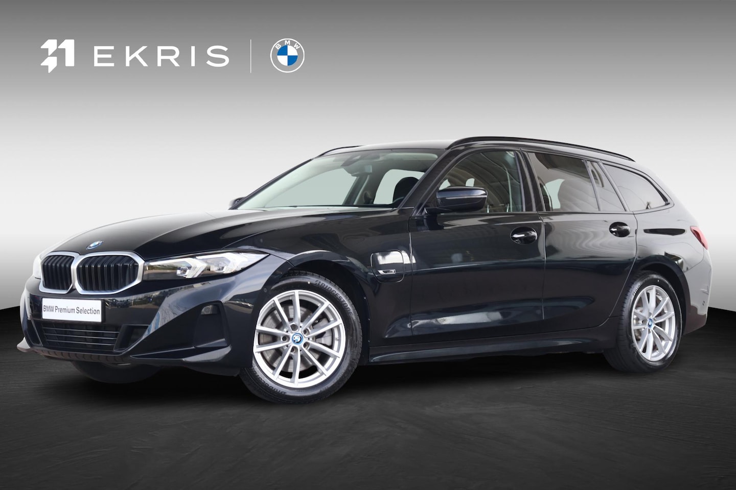 BMW 3-serie Touring - 320e | Leder | PDC | Comforttoegang | Trekhaak | - AutoWereld.nl