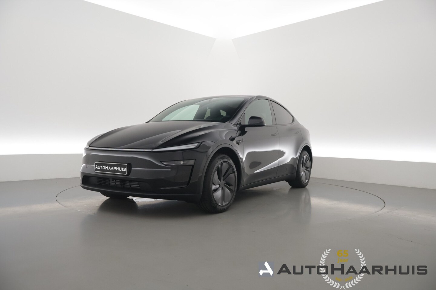 Tesla Model Y - Premium Long Range RWD 75 kWh | Rijklaar! | Direct Leverbaar! | Pano | FSD Computer 4 | Wa - AutoWereld.nl
