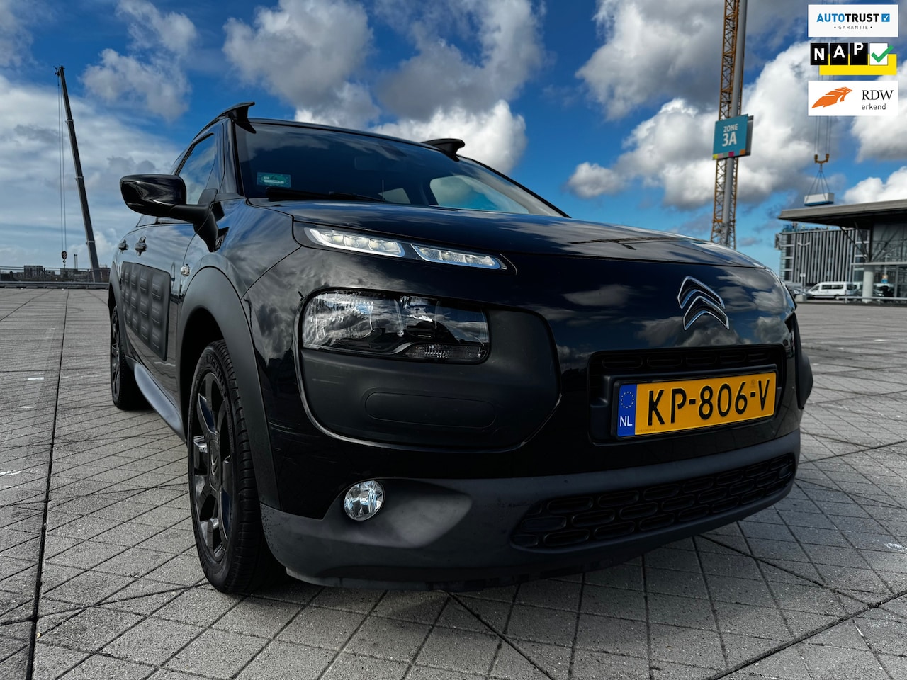Citroën C4 Cactus - 1.2 PureTech Shine CRUISE CLIMA CAMERA NAP - AutoWereld.nl