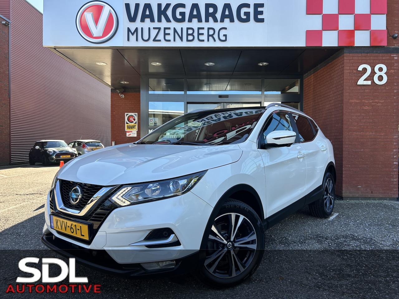 Nissan Qashqai - 1.3 DIG-T Tekna // PANODAK // 360 CAMERA+SENSOREN // STOELVERWARMING // NAVI+CARPLAY // - AutoWereld.nl