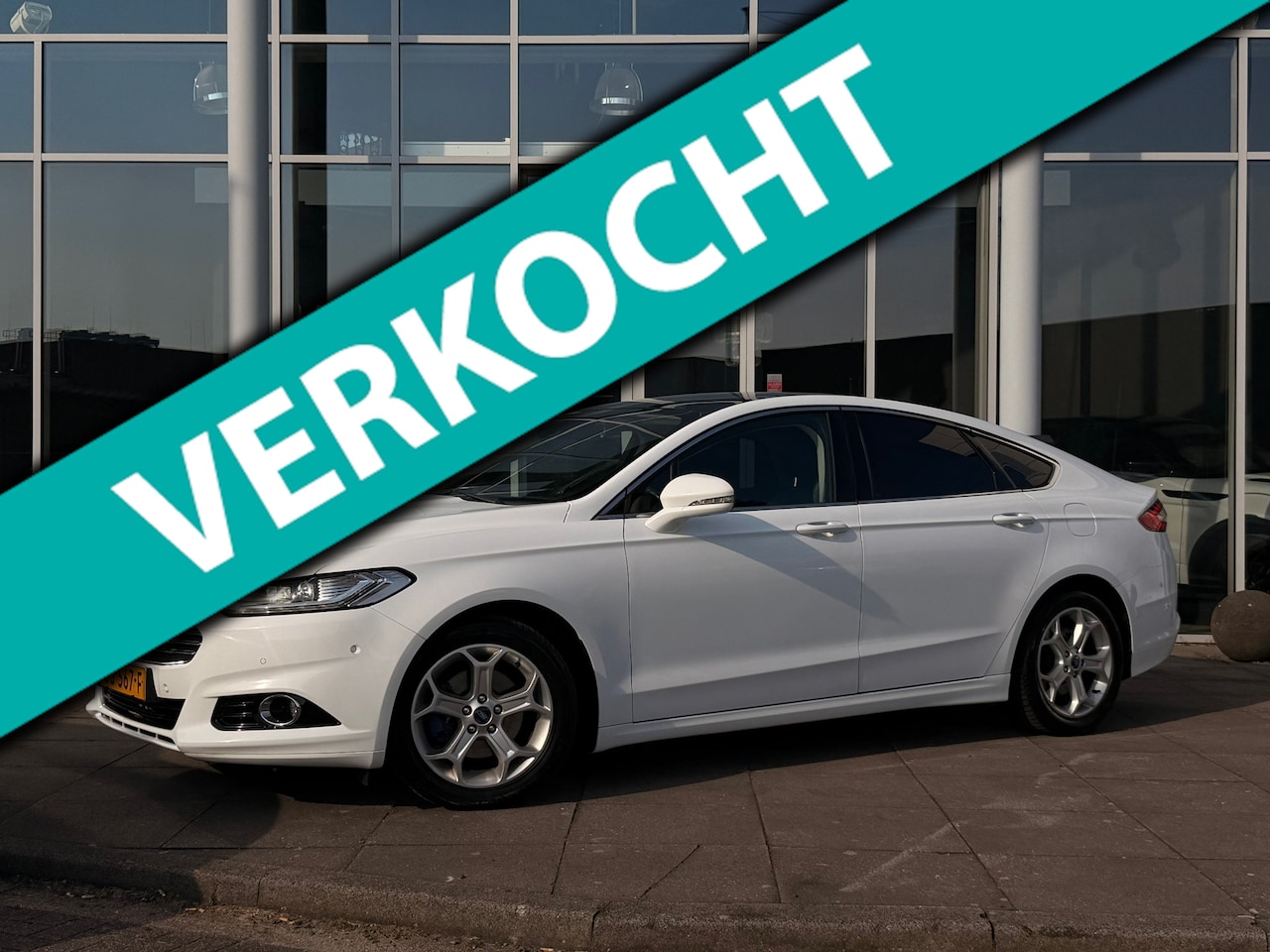 Ford Mondeo - 1.5 Titanium|Camera|Pano|keyless|Led|Navi|Nap|dealeronderhouden - AutoWereld.nl