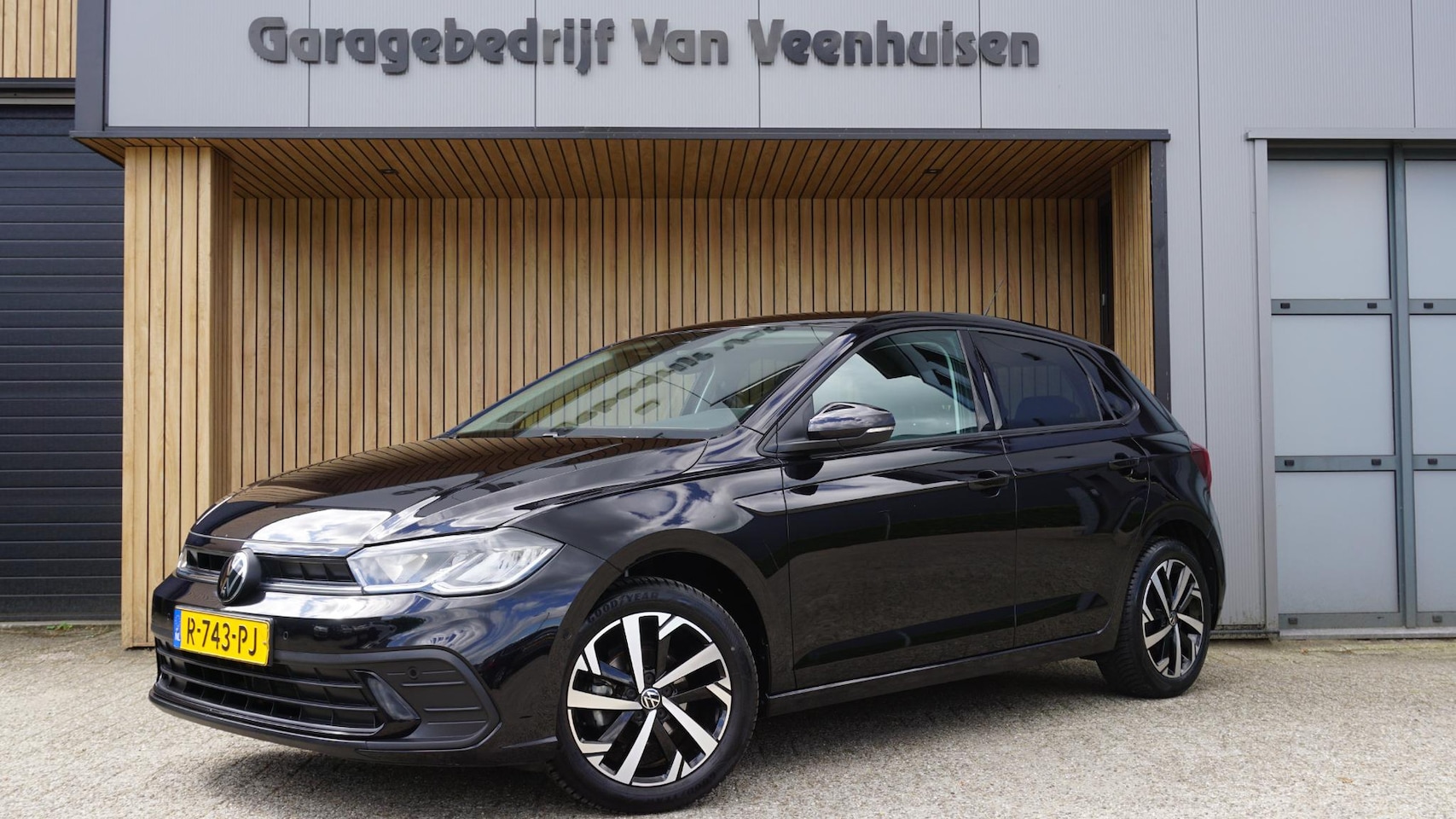 Volkswagen Polo - 1.0 TSI 95pk 5Drs Life LED A-Camera AFN.Trekhaak Virtual Cockpit Adaptive Cruise Navi & A - AutoWereld.nl