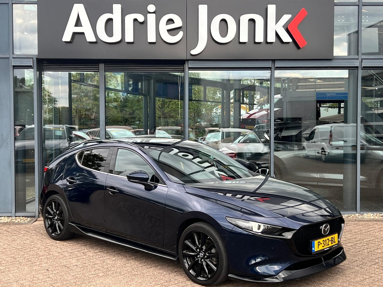 Mazda 3 - 2.0 e-SkyActiv-X M Hybrid 186 Luxury AUTOMAAT | SUNROOF | AERO PACK | LEDER | Bose AUDIO | - AutoWereld.nl