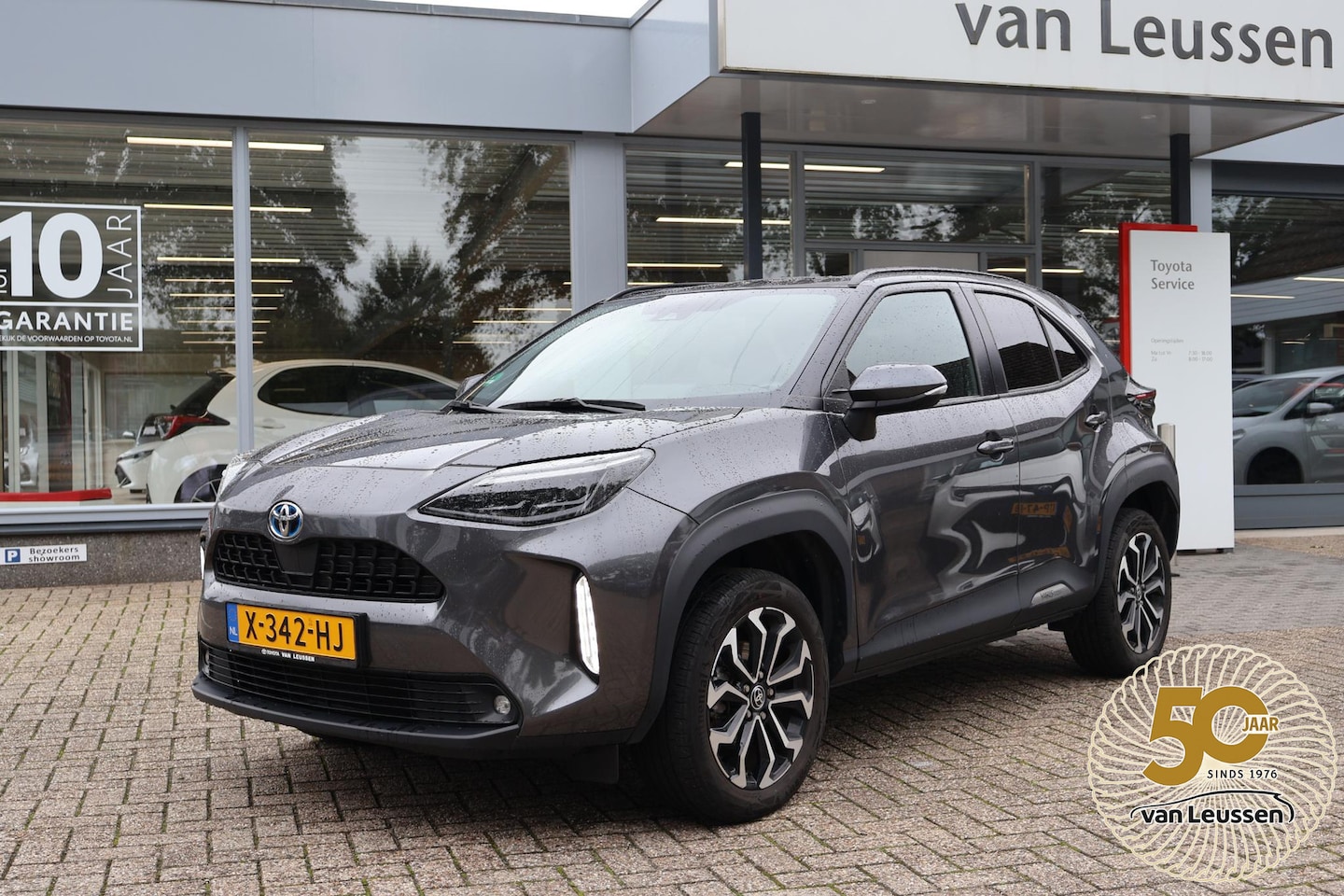 Toyota Yaris Cross - 1.5 Hybrid DYNAMIC NL-AUTO 17"LMV APPLE/ANDROID LED-PAKKET PRIVACY-GLASS KEYLESS - AutoWereld.nl