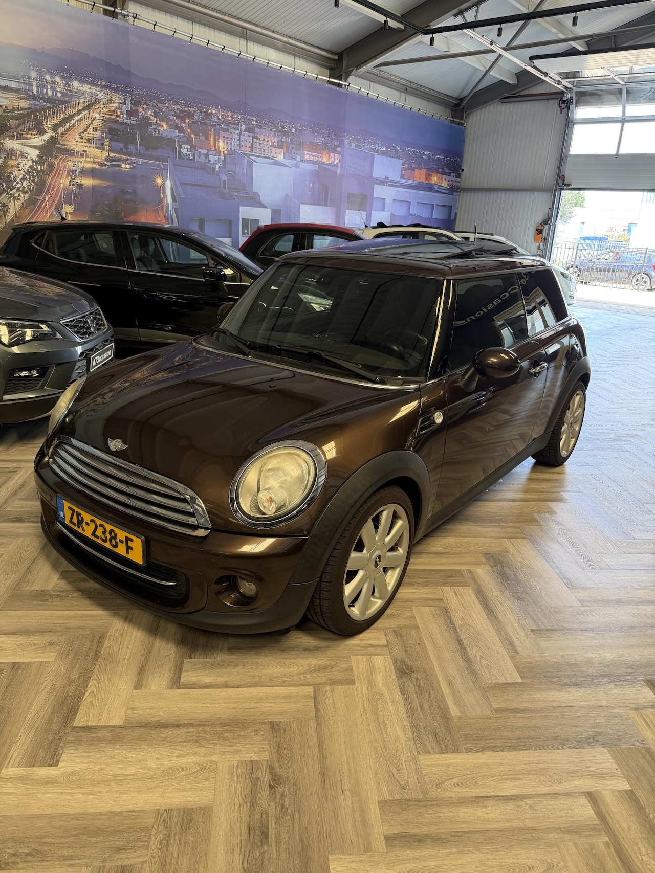MINI 3-Deurs - 1.6 Cooper PANORAMA,STOELVERWARMING - AutoWereld.nl
