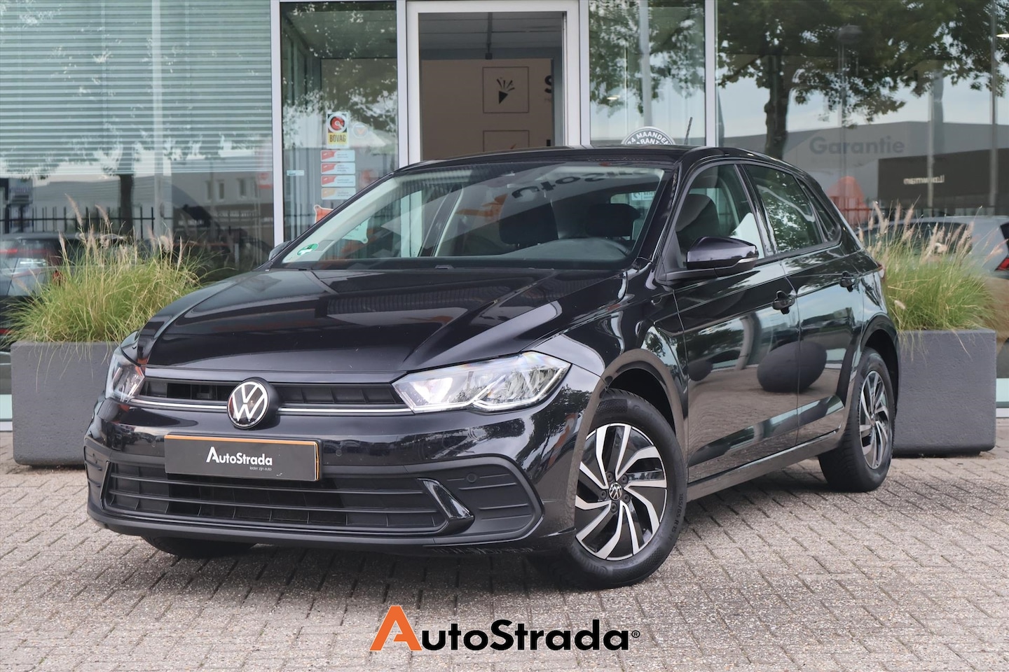 Volkswagen Polo - 1.0 Life Business TSI 95pk | Camera | Stoelverwarming | LED | Climate | ACC | Navigatie | - AutoWereld.nl