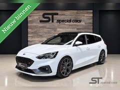 Ford Focus Wagon - 2.3 EcoBoost ST-3|Pano|Performance
