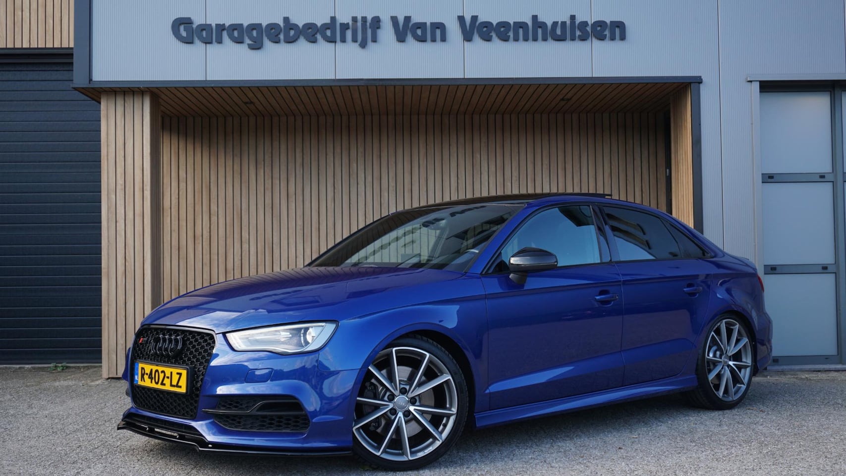 Audi S3 - Limousine 2.0 TFSI 300pk quattro Pano.Dak B&O 19inch LM Xenon Navi Sepang Blue Clima Leder - AutoWereld.nl