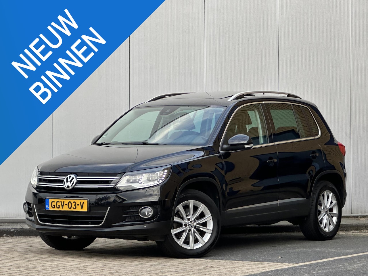 Volkswagen Tiguan - 2.0 TSI 4Motion l CarPlay l 180PK l Panoramadak l 4WD l Stoelverwarming l - AutoWereld.nl