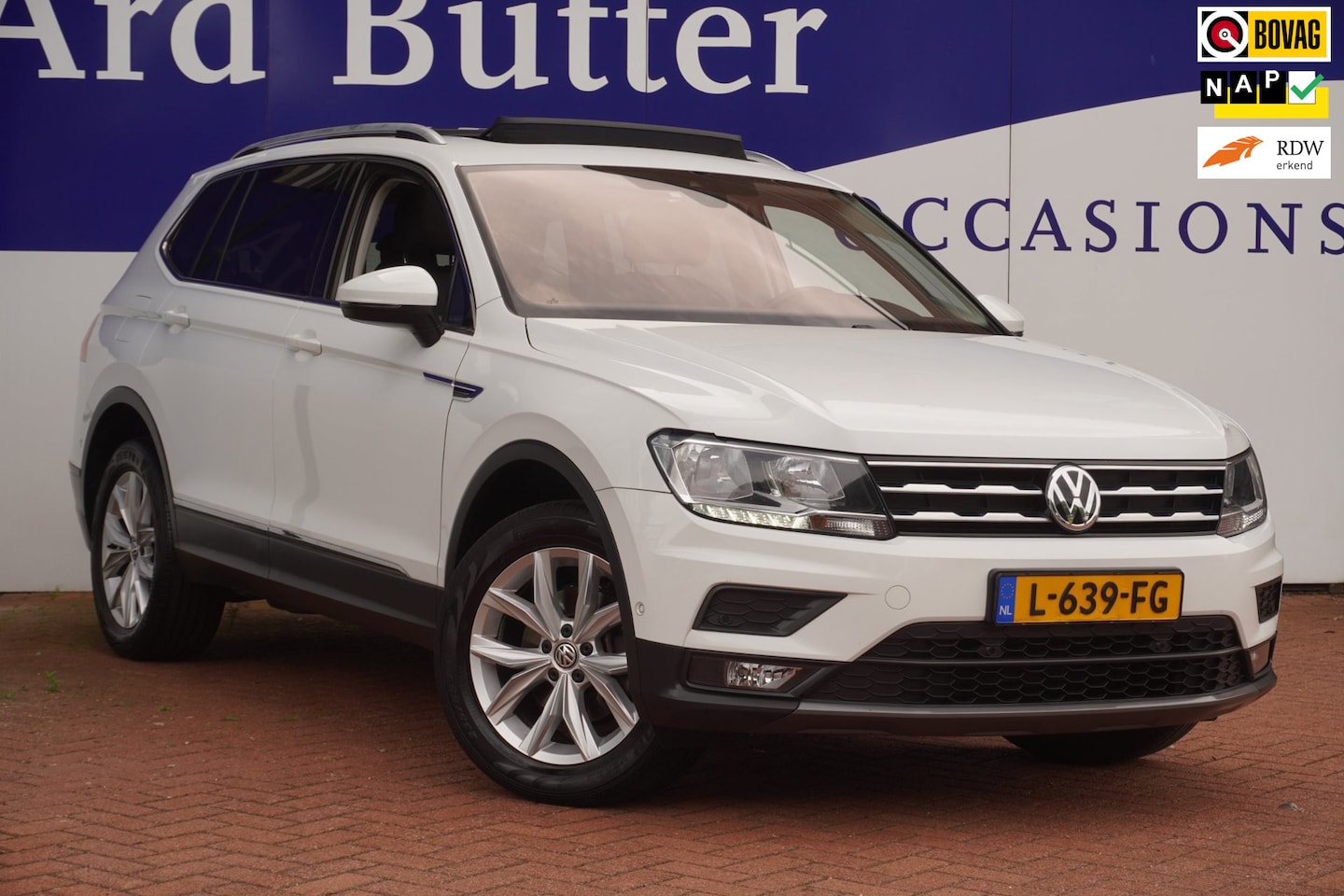 Volkswagen Tiguan Allspace - 1.5 TSI Comfortline Business 7PERS+Pano-dak+Led+Navigatie+Camera+18"Lmv+Parkeer-Spiegel+Wi - AutoWereld.nl