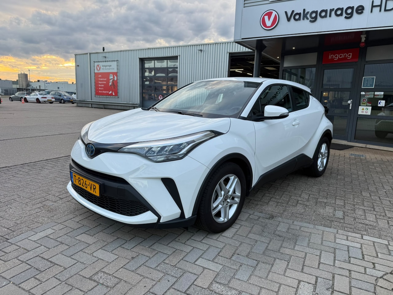 Toyota C-HR - 1.8 Hybrid Active 1.8 Hybrid Active - AutoWereld.nl