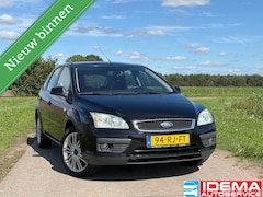 Ford Focus - 2.0-16V Titanium
