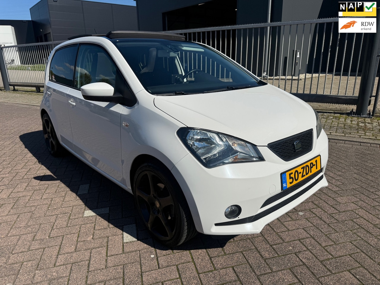 SEAT Mii - 1.0 Style Sport **NWE APK** PANO** LMV* - AutoWereld.nl