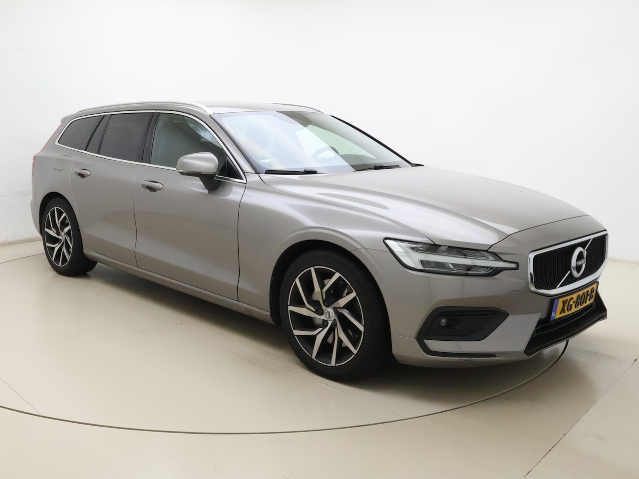 Volvo V60 - T5 Momentum | Trekhaak | Leder | Stoelverwarming - AutoWereld.nl