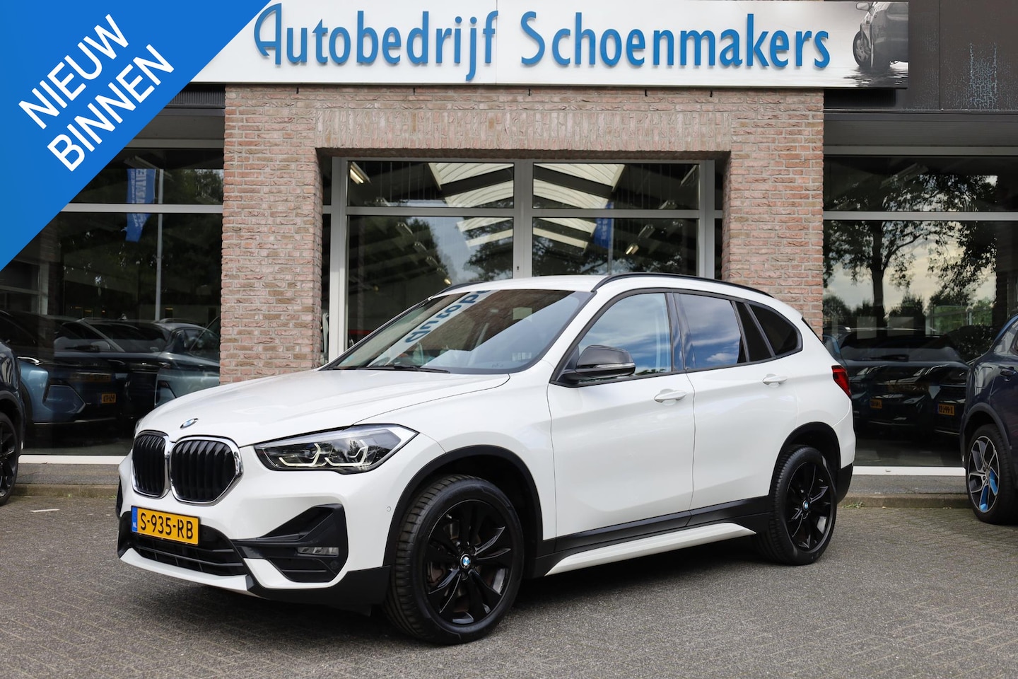 BMW X1 - sDrive18i High Executive TREKHAAK-AFN STOELVERW. CAMERA ELEC.KLEP NAVI CRUISE DAB CRUISE C - AutoWereld.nl
