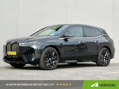 BMW iX - M60 Excellence 112 kWh / SOH 94% / 1e eigenaars auto / Schadevrij / BTW Auto / 2500kg Trek
