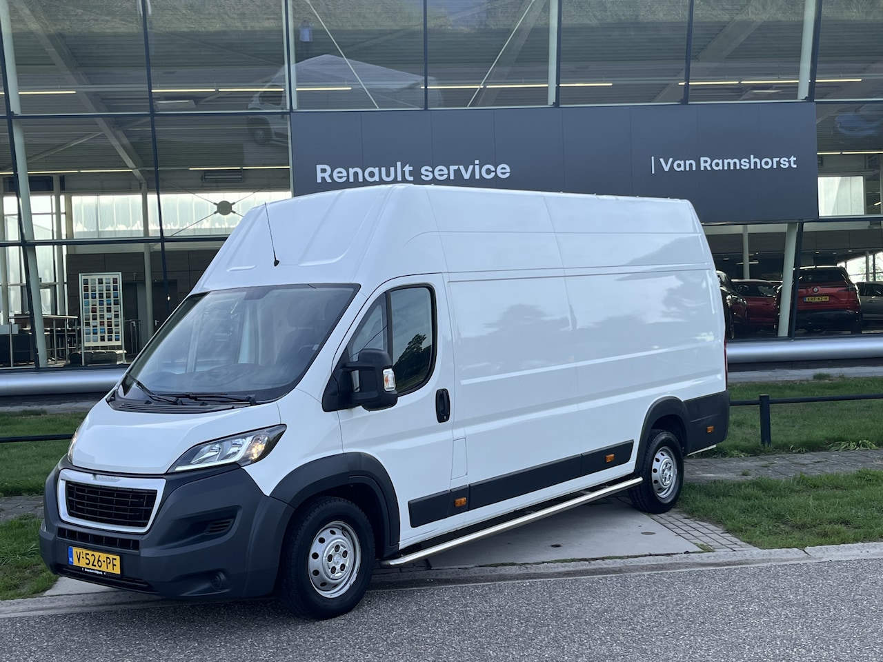 Peugeot Boxer - 435 2.0 BlueHDI L4H3 Premium 164PK / Trekhaak / Camera / - AutoWereld.nl