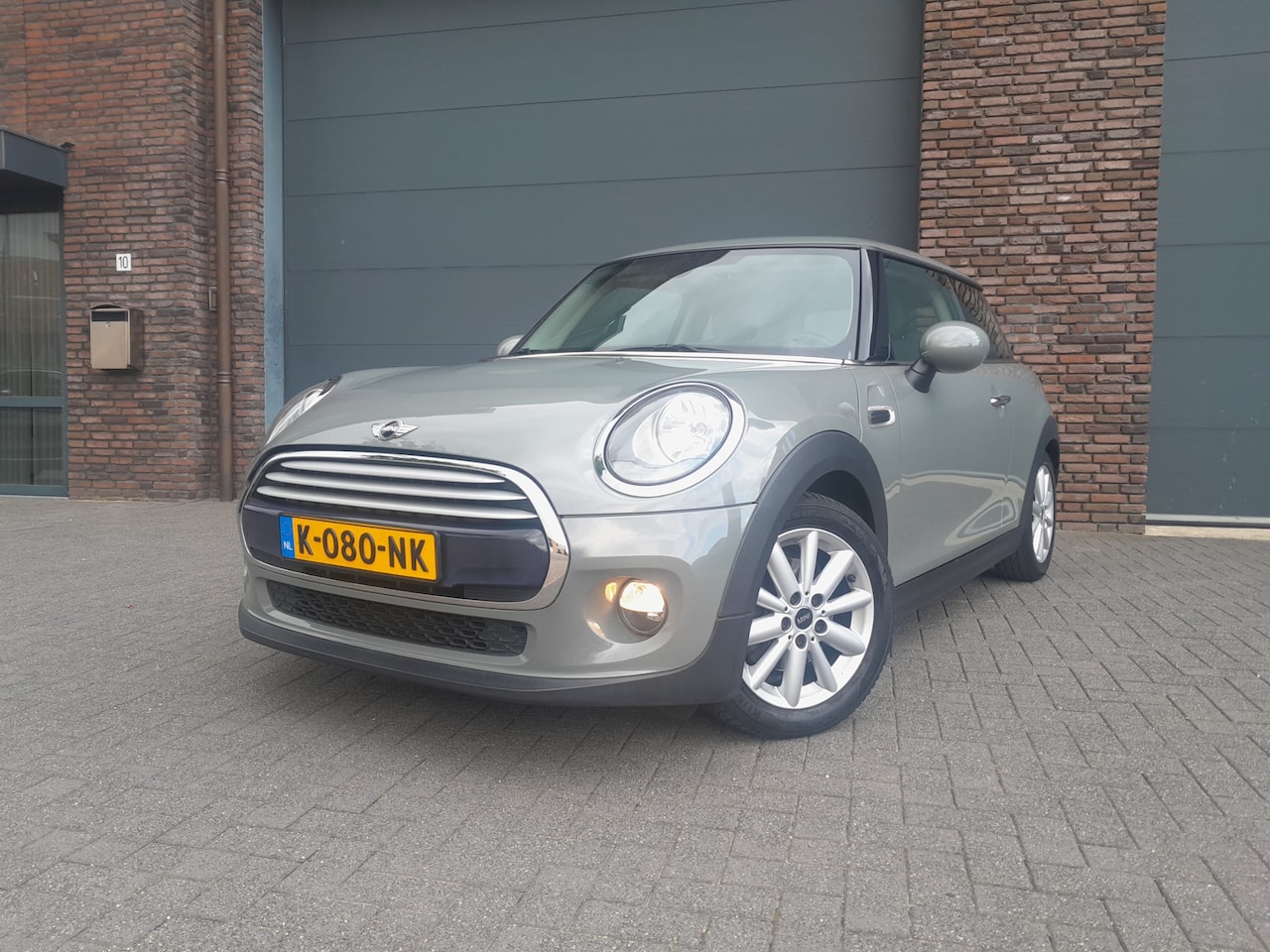 MINI 3-Deurs - 1.5 Cooper 86d KM Pano Clima Leer LM Velgen - AutoWereld.nl