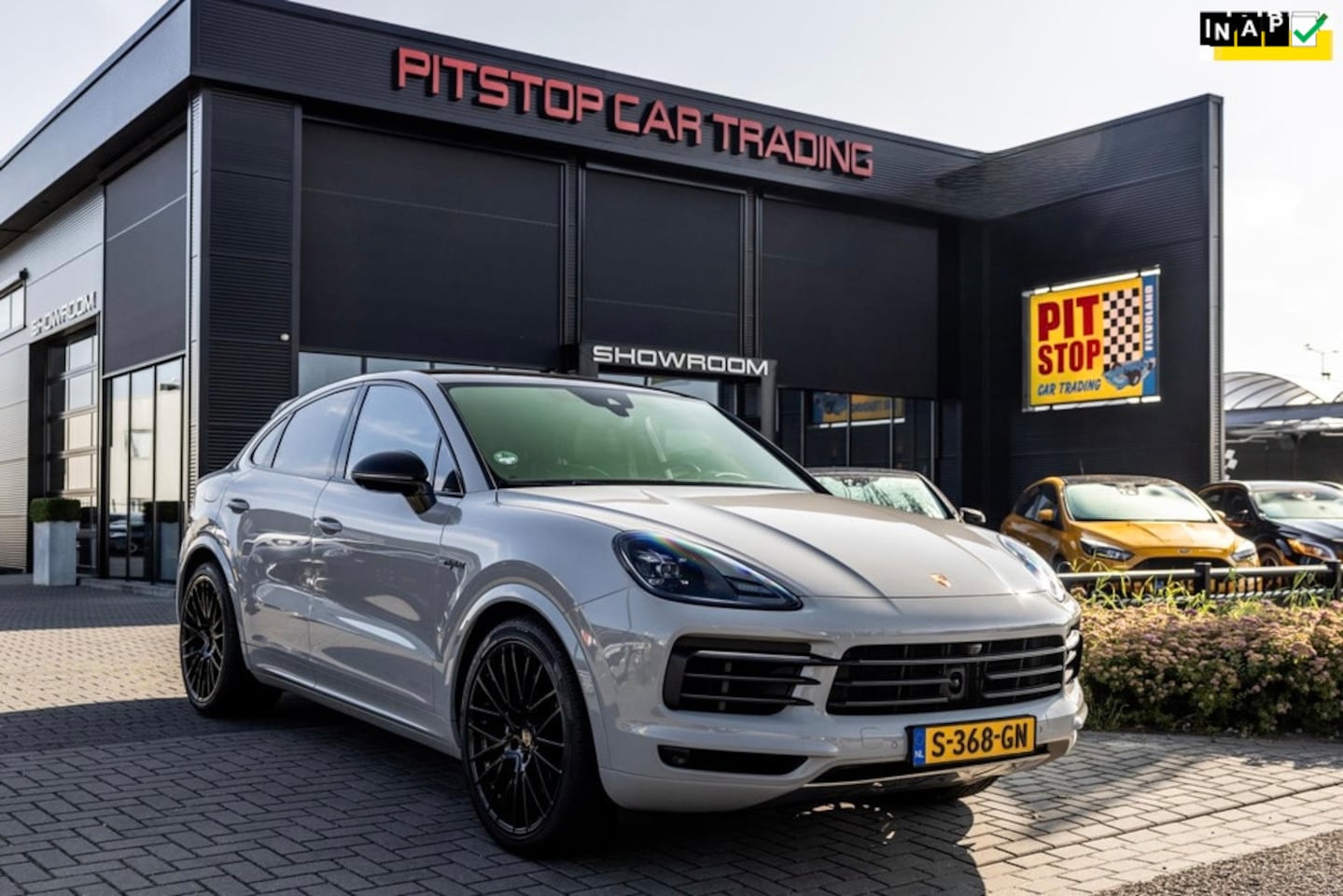Porsche Cayenne Coupé - 3.0 E-Hybrid 3.0 E-Hybrid, Platinum, *Krijt*, Massage, NL, Full Option! - AutoWereld.nl
