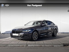 BMW 5-serie - Sedan 530e High Executive M-Sport / Head-Up / Glazen Schuifdak / Adaptive Cruise Control /