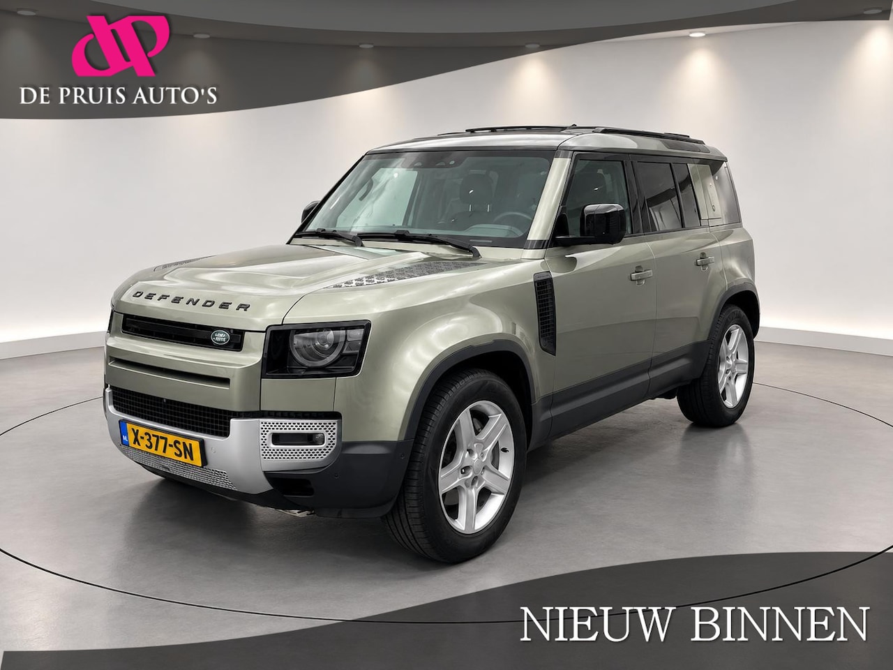 Land Rover Defender 110 - 2.0 P400e SE Luchtvering Panodak El.Trekhaak 360°cam LED Stoel el.+memo 20inch Carplay - AutoWereld.nl