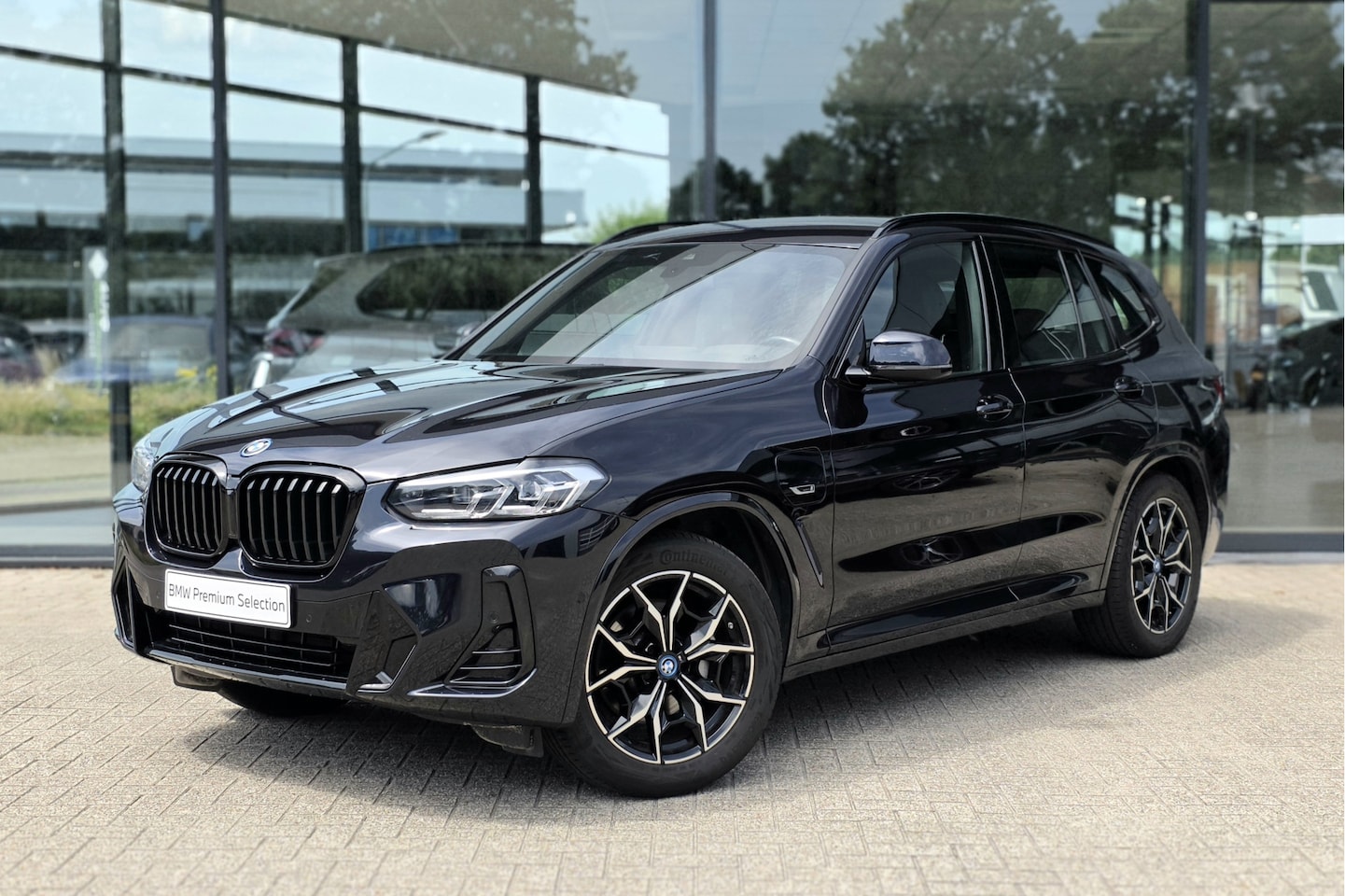 BMW X3 - xDrive30e M Sport Automaat / Trekhaak / Sportstoelen / Achteruitrijcamera / Adaptieve LED - AutoWereld.nl