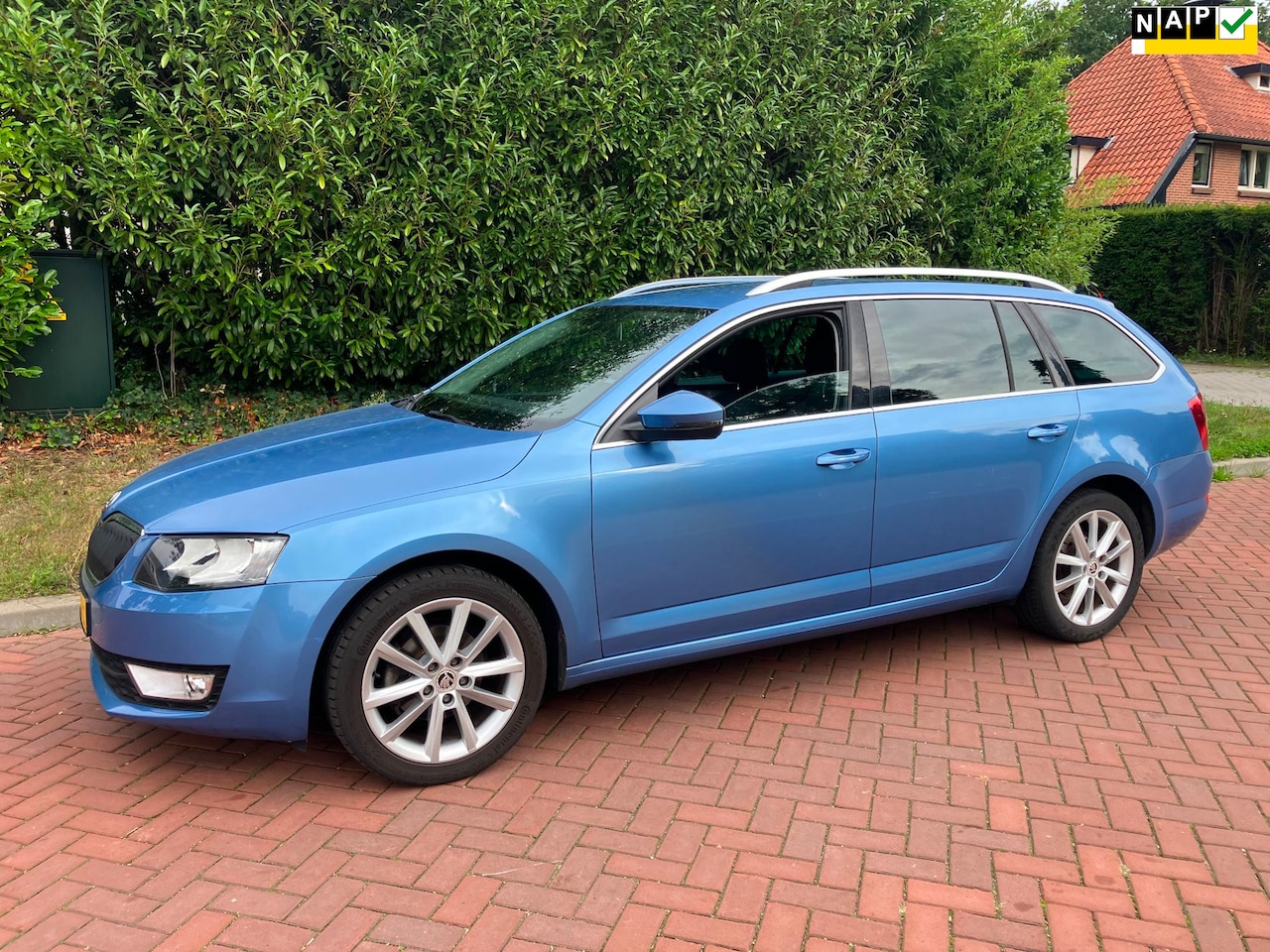 Skoda Octavia Combi - 1.2 TSI Greentech Ambition Businessline nieuwe apk vele extra's - AutoWereld.nl