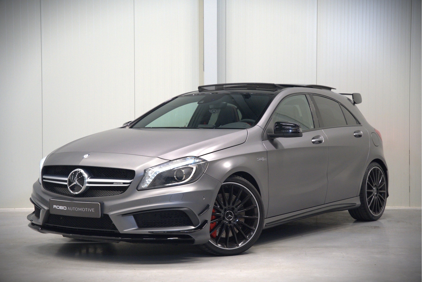 Mercedes-Benz A-klasse - AMG 45 4MATIC | Magno | Stoelverwarming | Panoramadak | Aero Pack | Kuipstoelen | Performa - AutoWereld.nl