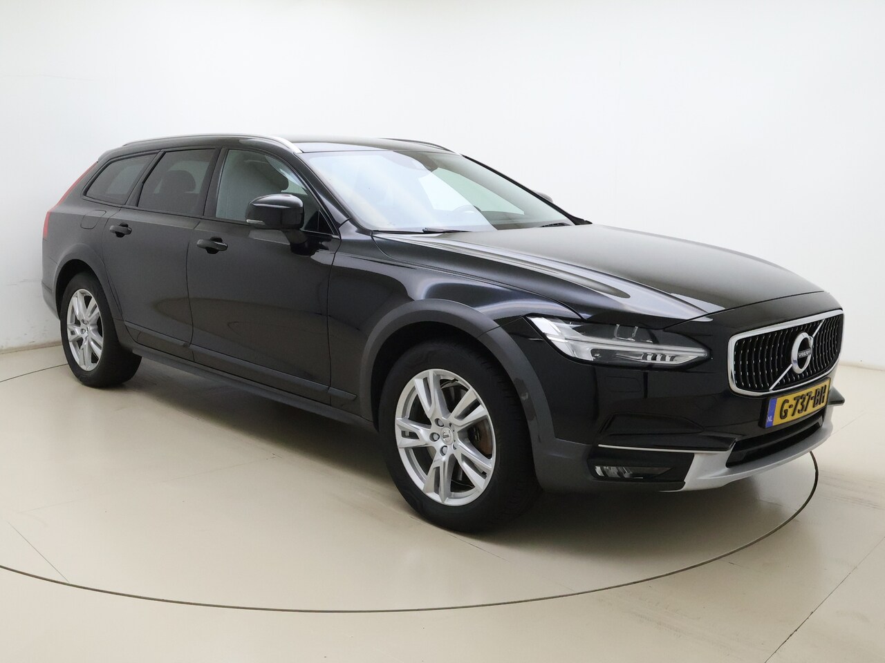 Volvo V90 Cross Country - T5 AWD 90th Anniversary Edition | Trekhaak | Sport leer | Parkeer camera - AutoWereld.nl