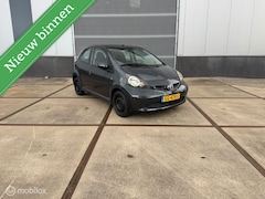 Toyota Aygo - 1.0-12V +