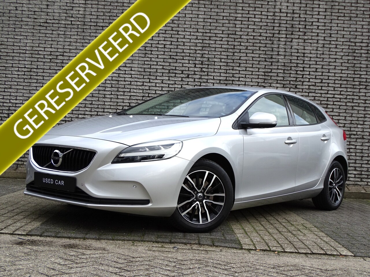 Volvo V40 - 2.0 T2 Inscription | Leder | BLIS | PDC - AutoWereld.nl