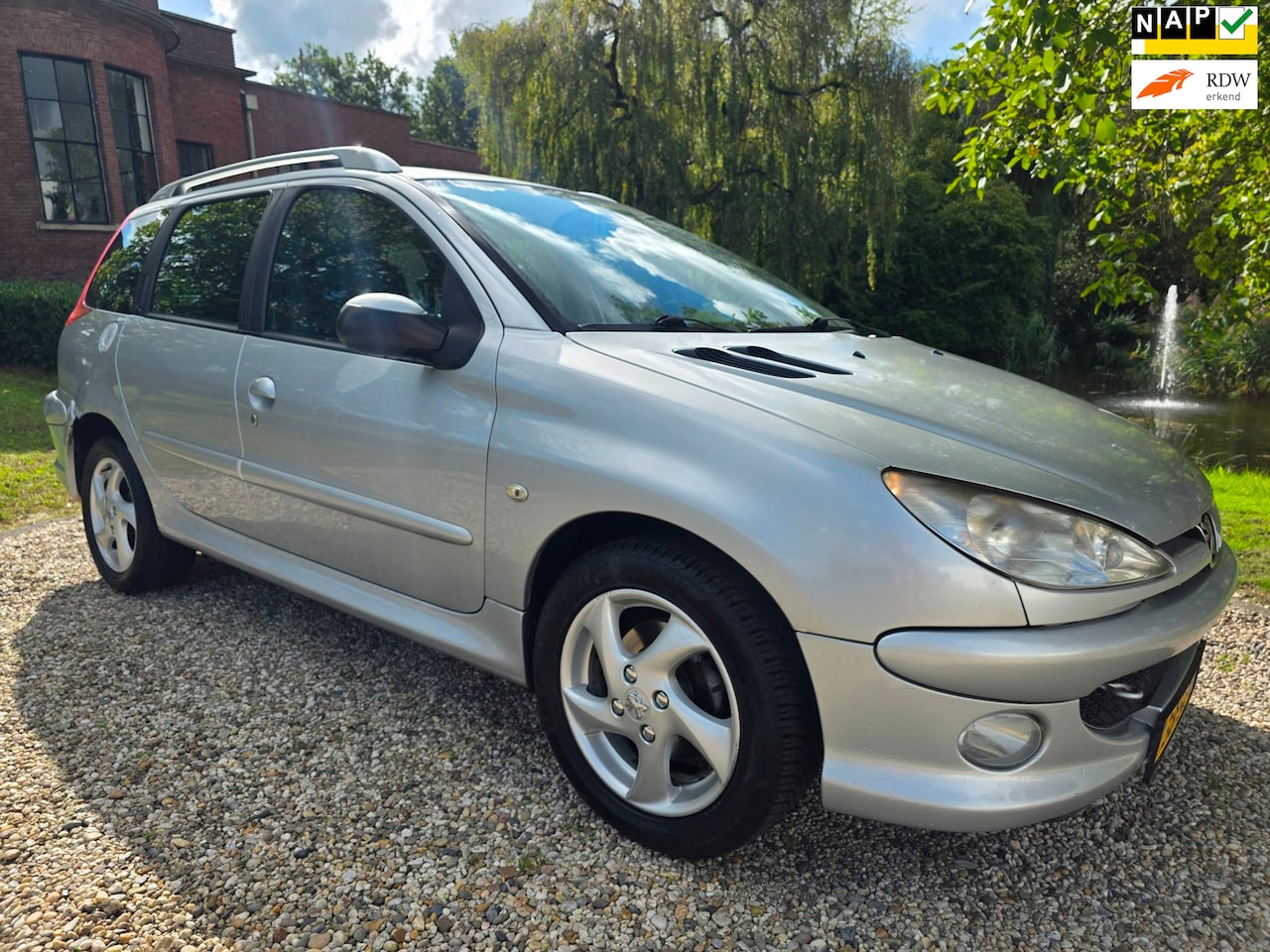 Peugeot 206 SW - 1.4-16V Air-line 3 AIRCO *apk:07-2027* - AutoWereld.nl