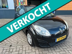 Renault Twingo - 1.2 Authentique 2 maanden garantie airco nieuwe apk aflevering beurt auto is compleet gere