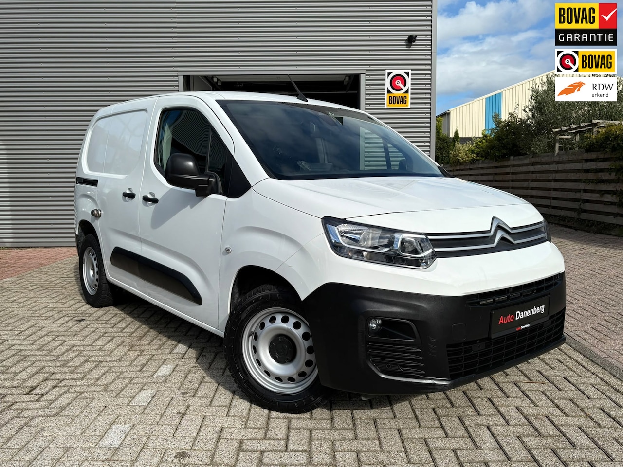 Citroën Berlingo - 1.2 PureTech Benzine AUTOMAAT ! - AutoWereld.nl