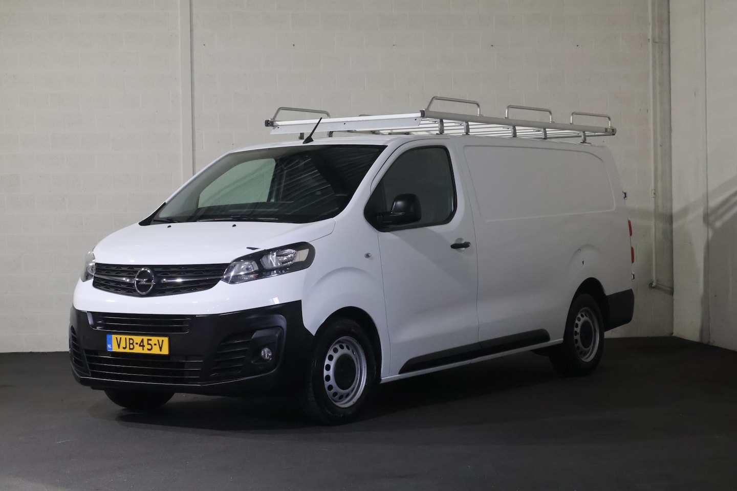 Opel Vivaro - 2.0 CDTI L3 H1 Airco Navigatie Imperiaal - AutoWereld.nl